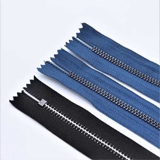 Promotional Wholesale Good Quality Metal Brass Garment Customized Zippers OEM Used Shoes Auto Lock Waterproof Zippers Cord Lock